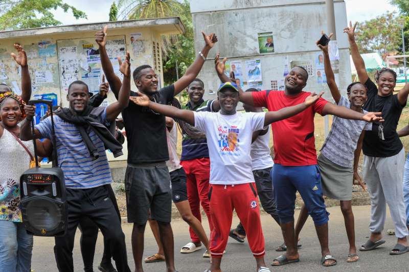 colpo di stato in gabon 10