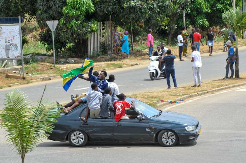 colpo di stato in gabon 11