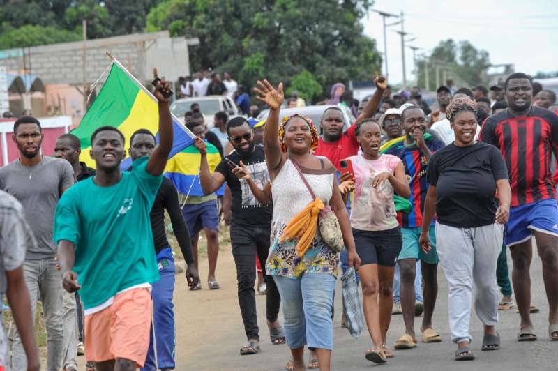 colpo di stato in gabon 13