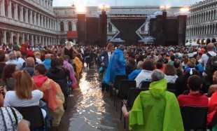 concerto laura pausini a venezia 2