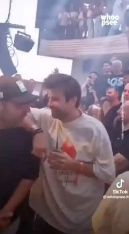 cori contro gerard pique in discoteca 6