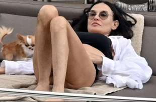 demi moore in bikini in uno yacht, in grecia 5