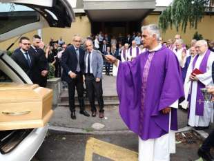 don matteo prodi ai funerali del padre vittorio