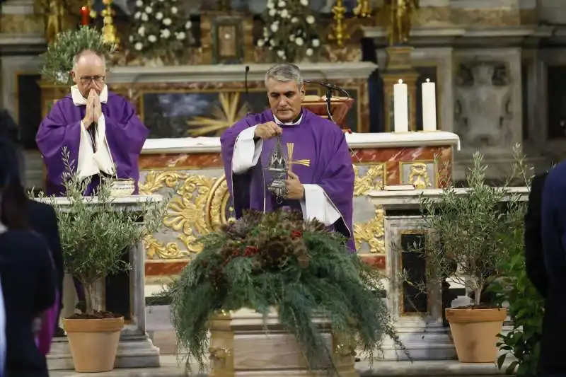 don walter insero ai funerali di michela murgia 