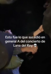 fan cadono al concerto di lana del rey a citta del messico 7