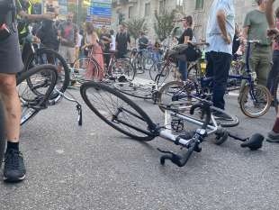 flash mob dei ciclisti per francesca quaglia 1