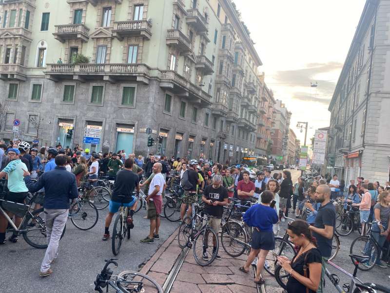 flash mob dei ciclisti per francesca quaglia 2