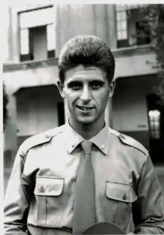 gianni rivera durante il servizio militare - 1964 