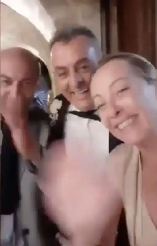 giorgia meloni fa gli auguri agli sposi cosimo nardelli e miriam palumbo   2