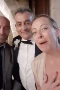 giorgia meloni fa gli auguri agli sposi cosimo nardelli e miriam palumbo 5