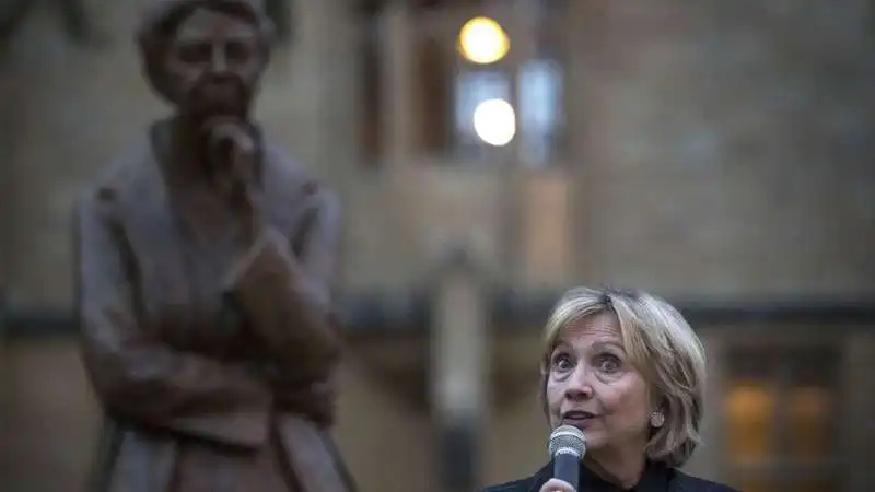 hillary clinton eleanor roosevelt memorial