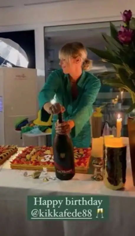 il compleanno di federica pellegrini 11