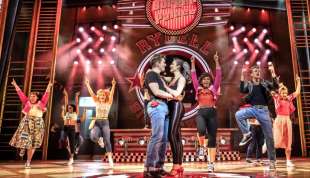 il musical grease al dominion theatre di londra