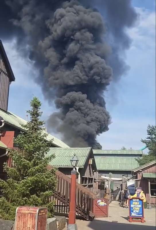 incendio al parco divertimenti europa park di rust, in germania 2