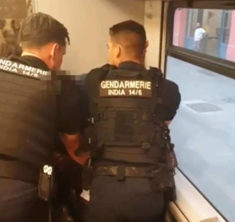 intervento su un treno della polizia francese contro una famiglia ivoriana 4