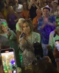 jennifer lopez all anema e core di capri 2