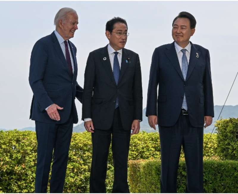 Joe Biden - Fumio Kishida – Yoon Suk-yeol