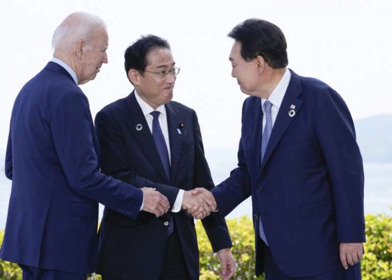 Joe Biden - Fumio Kishida – Yoon Suk-yeol