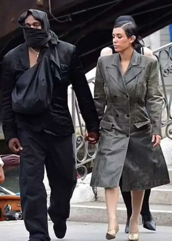 kanye west e bianca censori a venezia 11