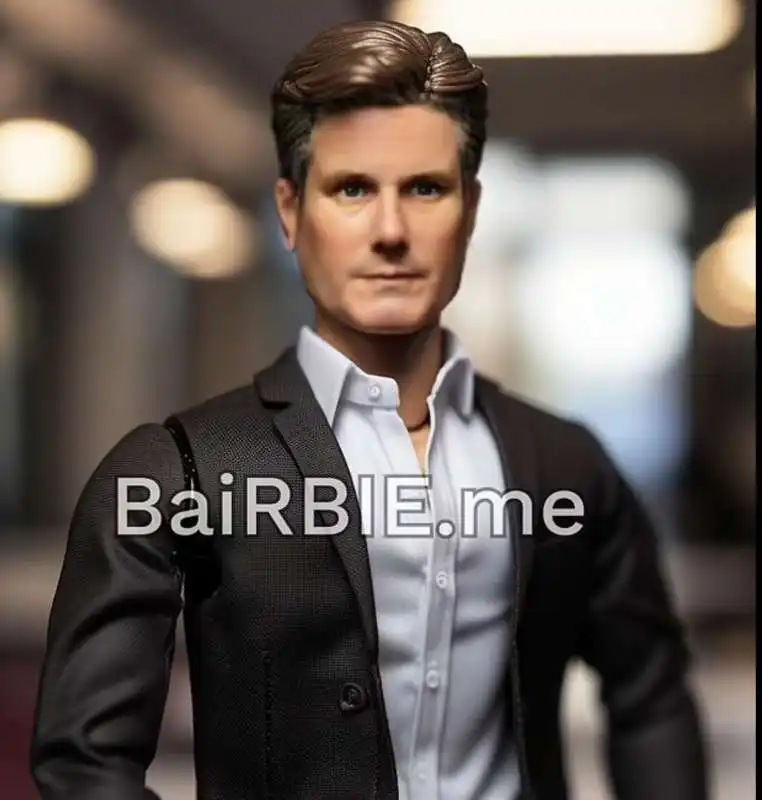 keir starmer   immagine creata dal dailymail con barbie.me