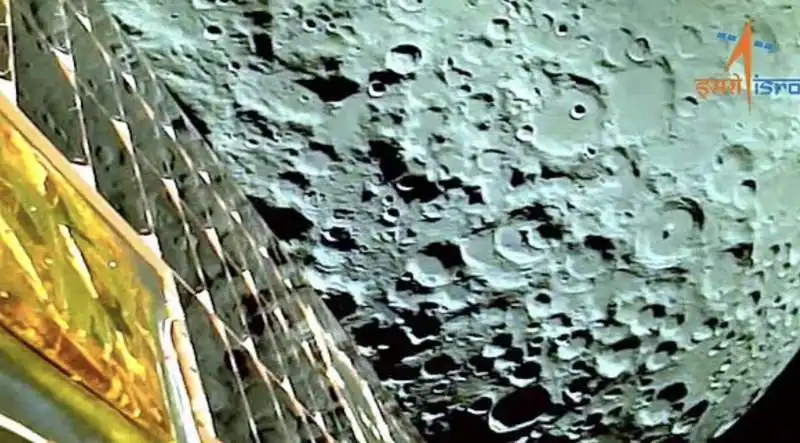 l allunaggio  della sonda lunare indiana chandrayaan 3