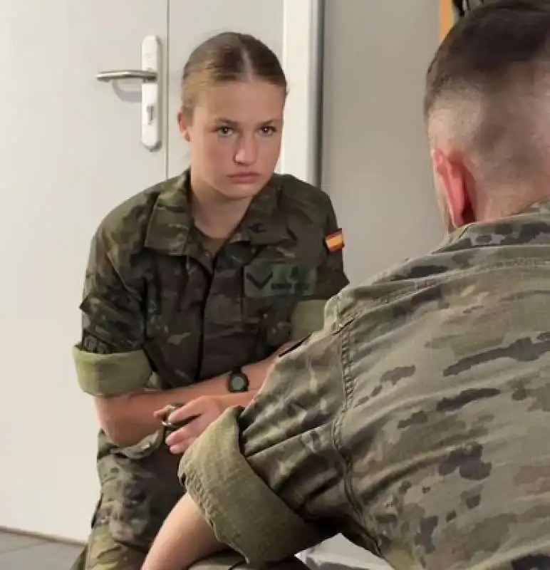 la principessa leonor di spagna in accademia militare a saragozza   4