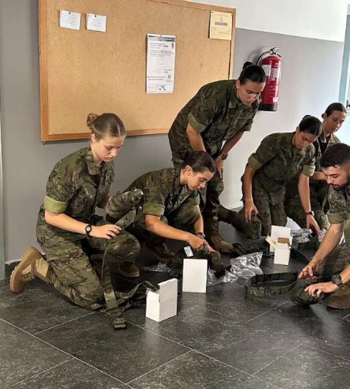 la principessa leonor di spagna in accademia militare a saragozza 8