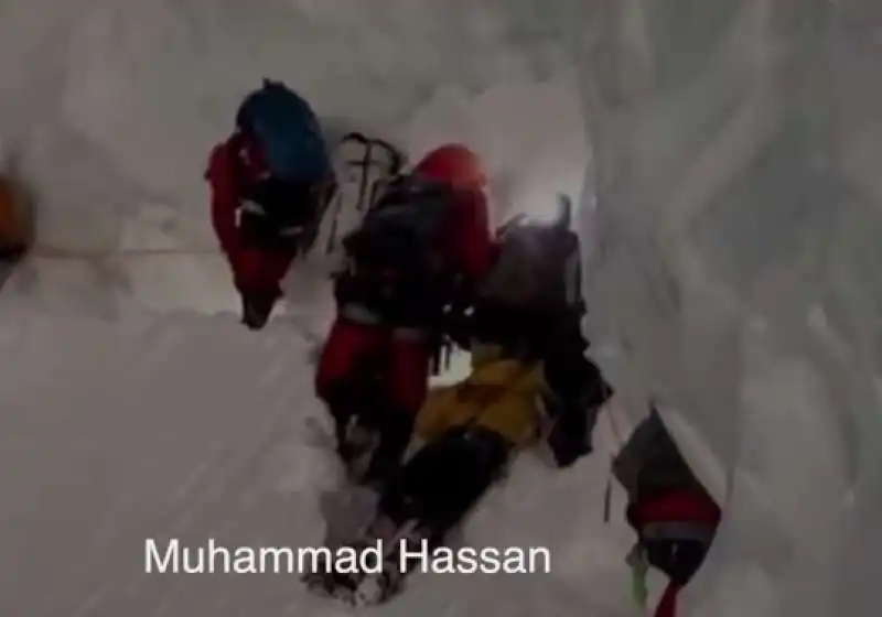 lo sherpa Muhammad Hassan ferito sul k2