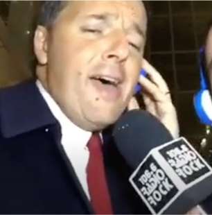 matteo renzi canta si puo dare di piu a radio rock