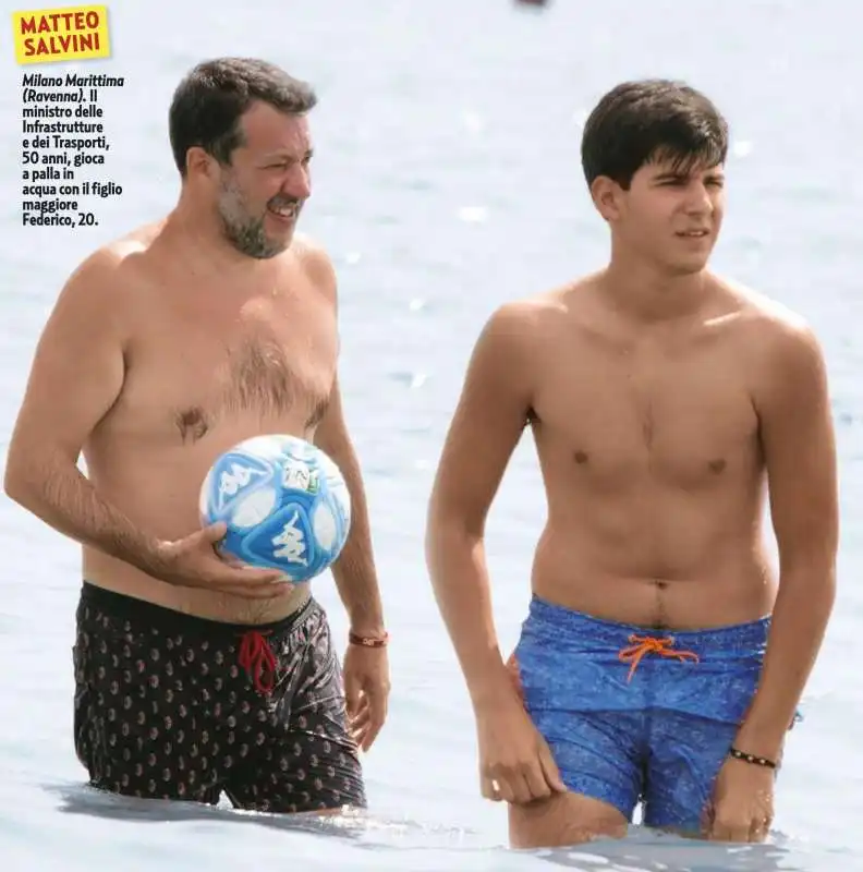 matteo salvini al mare con il figlio federico 1   foto di gente