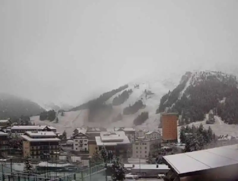 neve al sestriere - torino - 28 agosto 2023