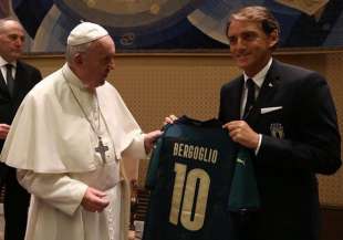 papa francesco roberto mancini