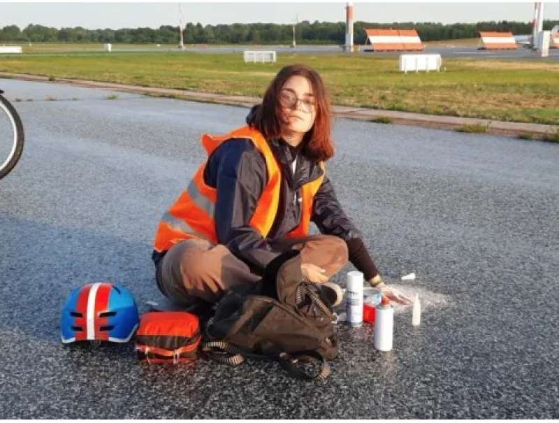 protesta degli attivisti di ultima generazione all aeroporto di amburgo 5