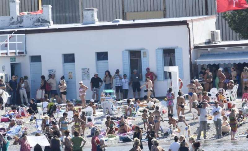 proteste pro burkini al lido pedocin di trieste 4