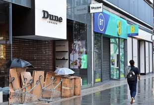 RAGAZZINI INGLESI PROVANO A RUBARE A OXFORD STREET 6