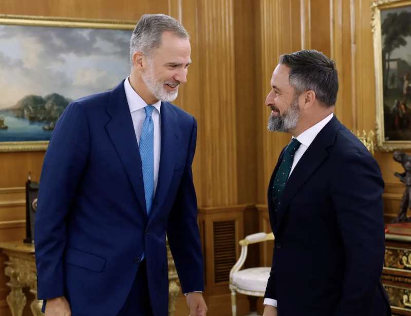 RE FELIPE VI CON SANTIAGO ABASCAL