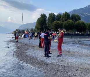 ricerche della bambina di 11 anni scomparsa nel lago di como a mandello del lario 4