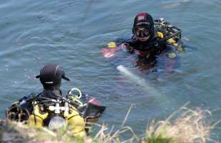 ricerche della bambina di 11 anni scomparsa nel lago di como a mandello del lario 2