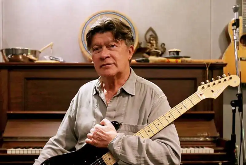 robbie robertson