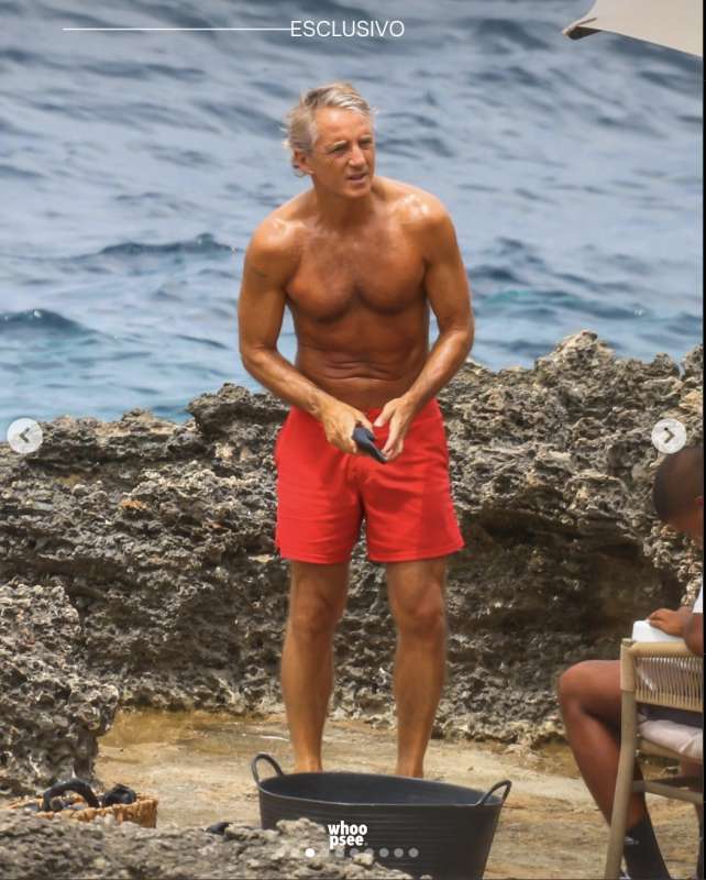 roberto mancini a ibiza foto whoopse 7