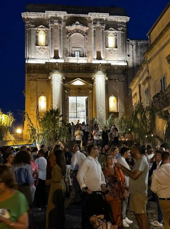 santagatha pozzilei chiesa di noto trasformata in boutique di lusso 3