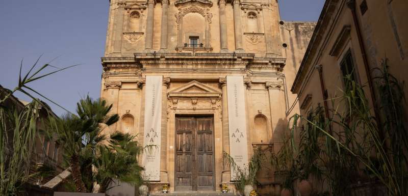 santagatha pozzilei chiesa di noto trasformata in boutique di lusso 4