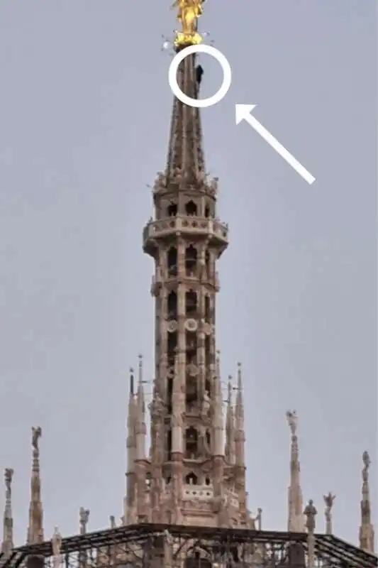 SCALATORI GUGLIE DEL DUOMO DI MILANO