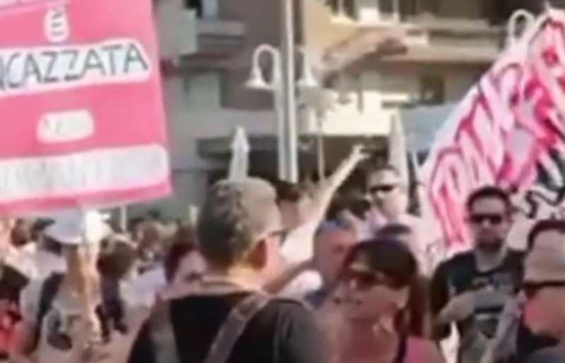 scontri al pride di rimini tra arcigay e transfemministe 2