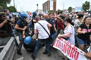 scontri alla manifestazione per il rdc a napoli 6