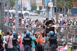 scontri alla manifestazione per il rdc a napoli 7