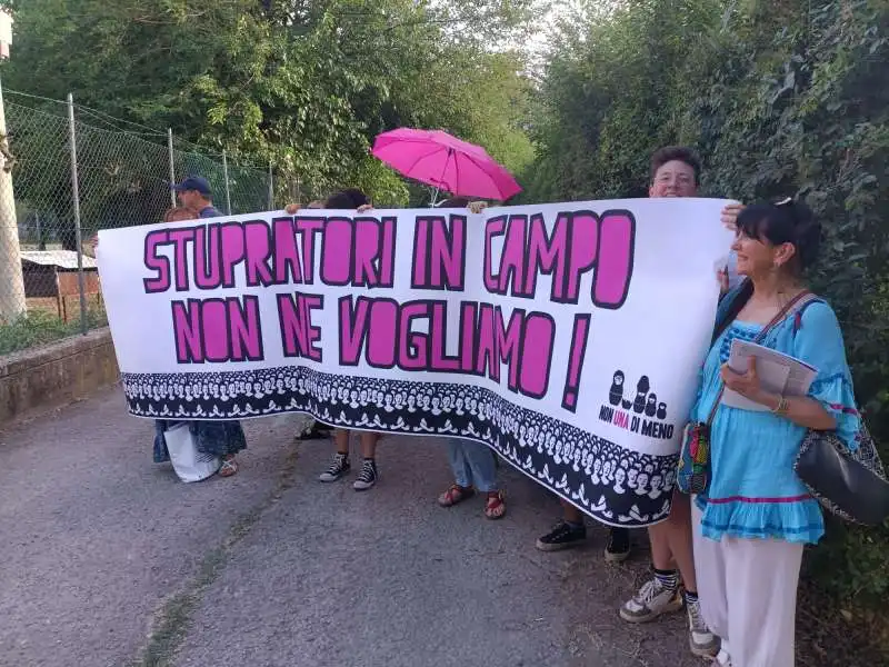 STRISCIONE CONTRO MANOLO PORTANOVA ALLA REGGIANA 