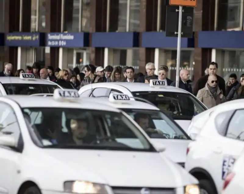 taxi alla stazione termini di roma