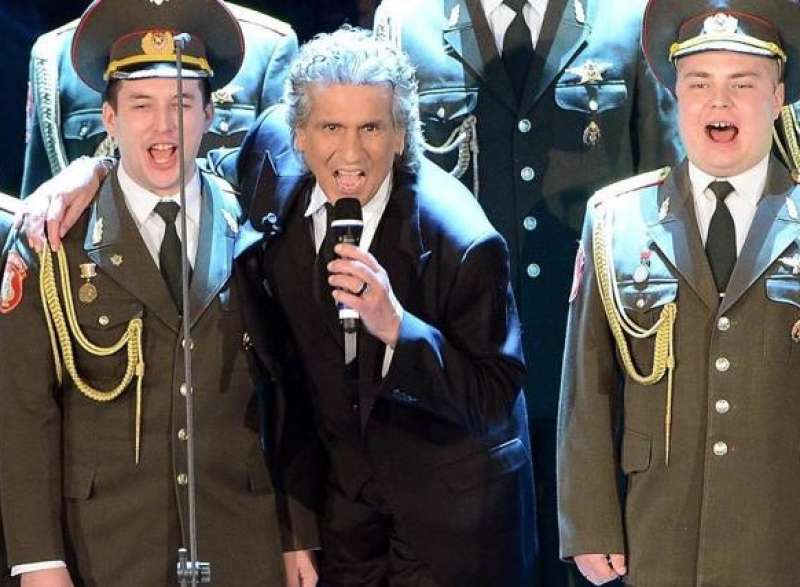 toto cutugno con il coro dell armata rossa a sanremo 2013