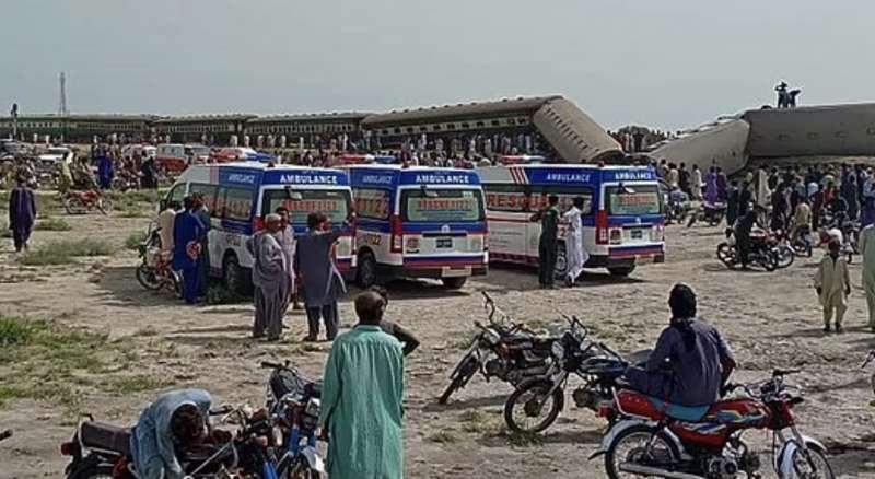 treno deragliato in pakistan 6